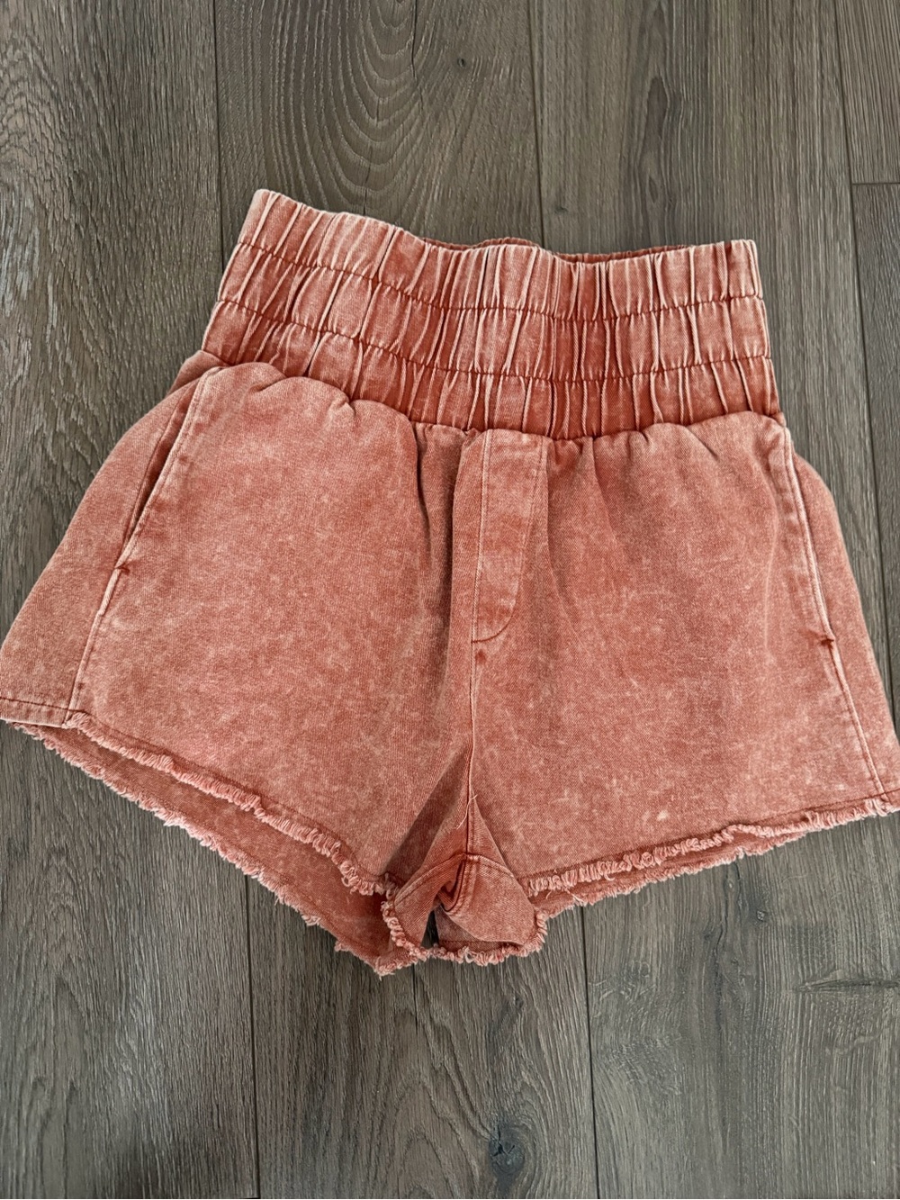 Women’s high waisted distressed shorts size small 100%cotton NWT with pockets